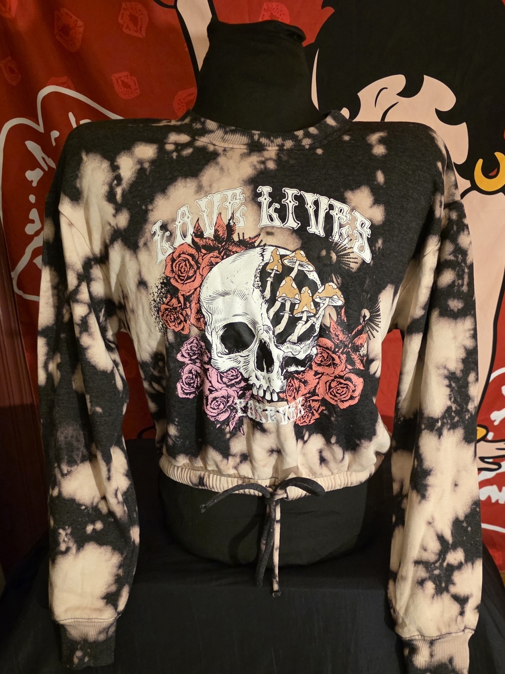 Tie-Dye Skull & Roses Drawstring Sweatshirt - Black & Cream